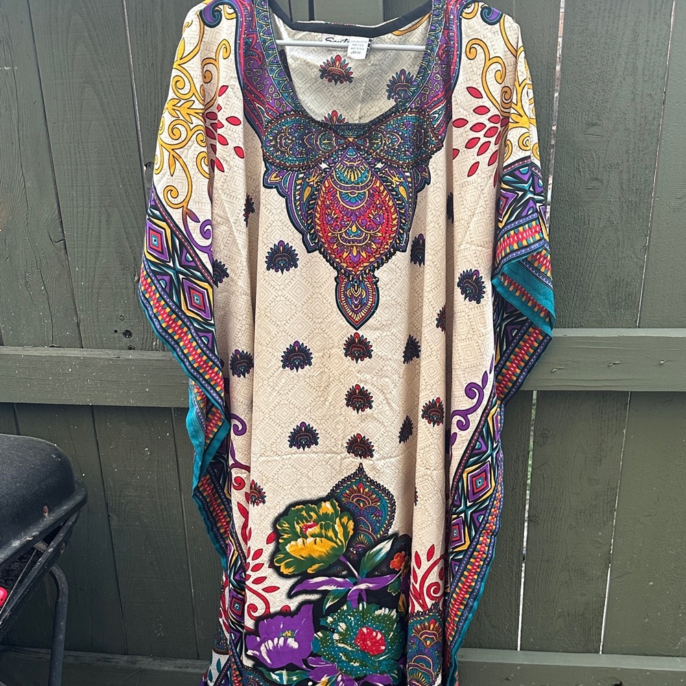 Beige Boho Floral Caftan with Multicolor Paisley Accents